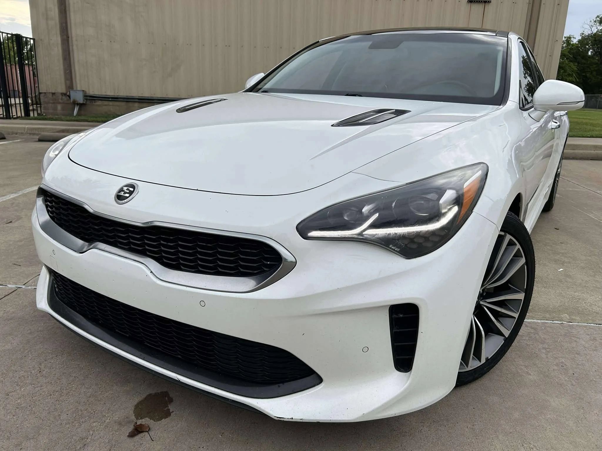 Used 2018 Kia Stinger Premium image 1