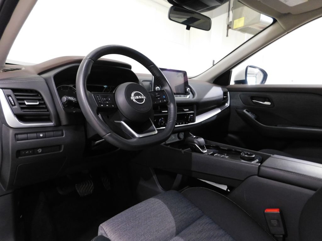 Used 2023 Nissan Rogue SV AWD/4WD image 25