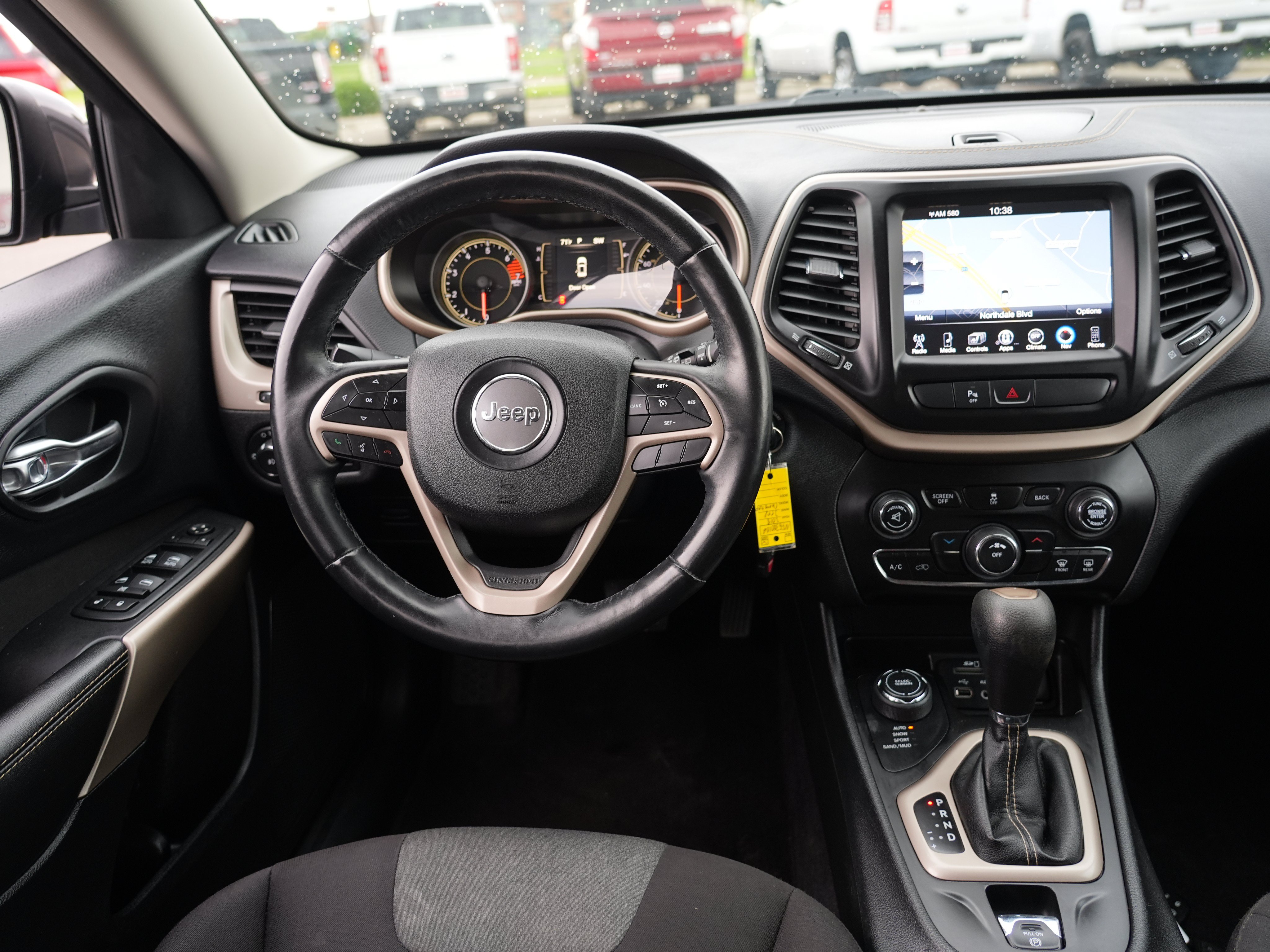 Used 2018 Jeep Cherokee Latitude AWD/4WD image 20