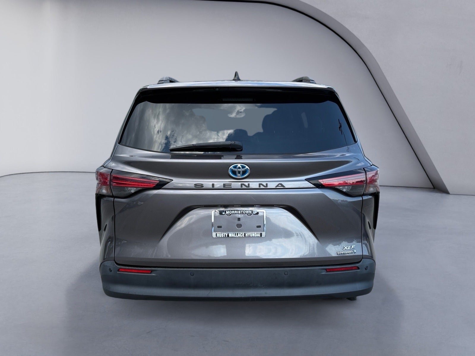 Used 2021 Toyota Sienna XLE FWD image 4