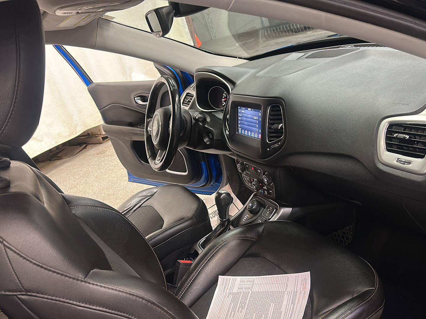 Used 2018 Jeep Compass Latitude w/ Popular Equipment Group AWD/4WD image 29