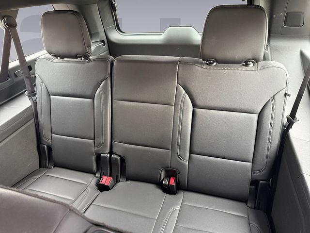 Used 2024 Chevrolet Suburban LT image 16