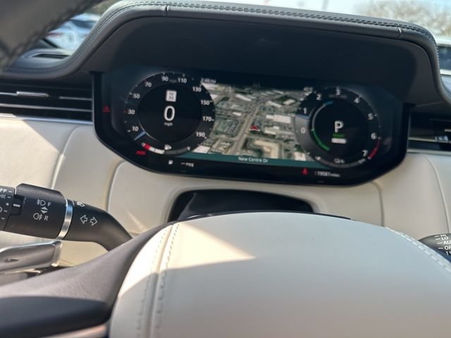 Used 2025 Land Rover Range Rover SE AWD/4WD image 19