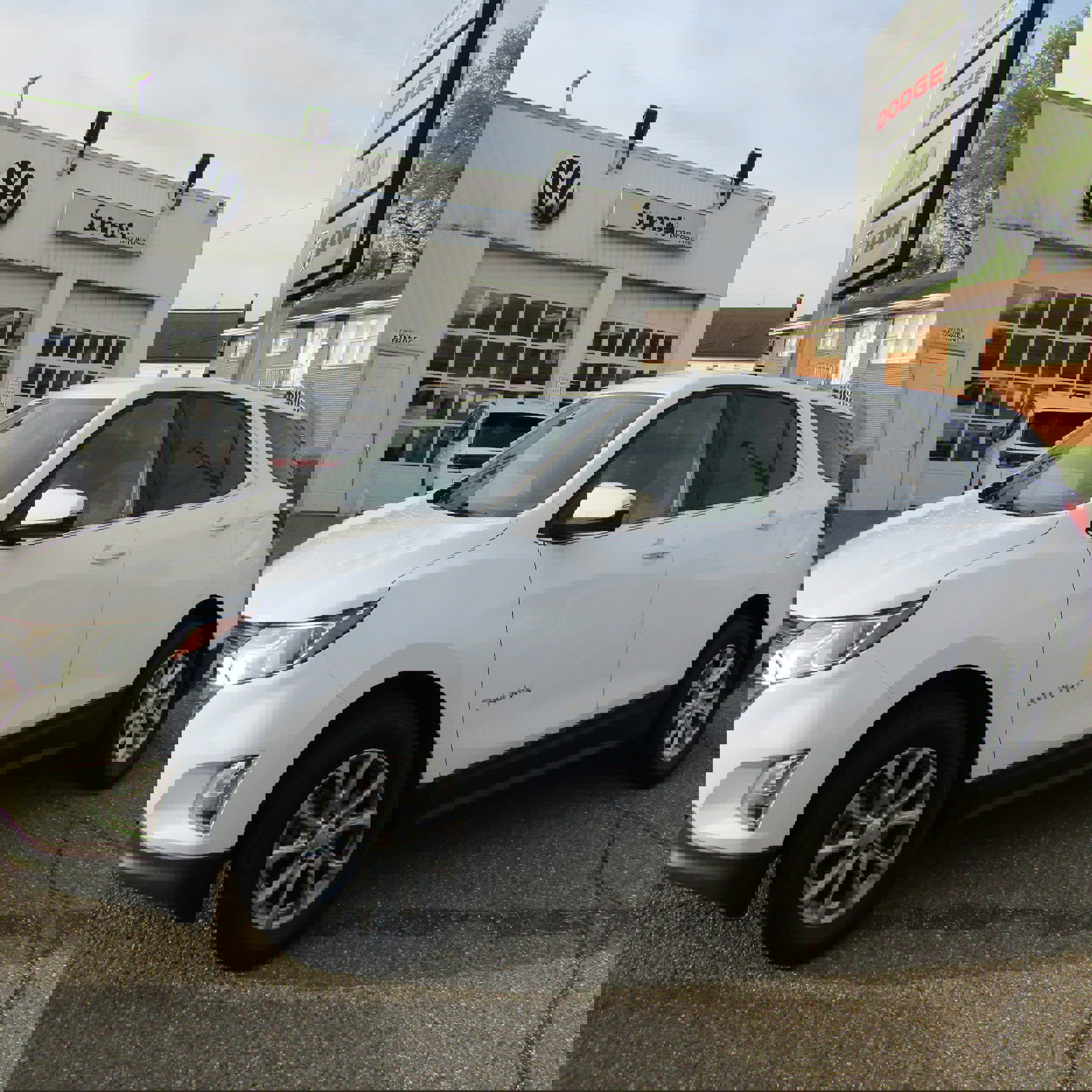 Used 2019 Chevrolet Equinox LT image 3