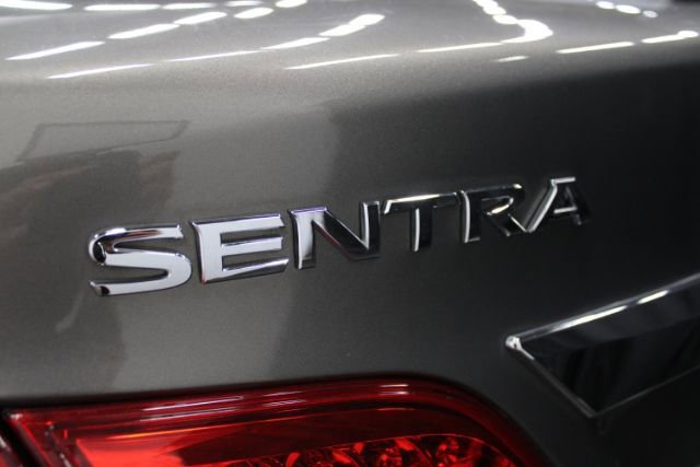 Used 2015 Nissan Sentra SV FWD image 6