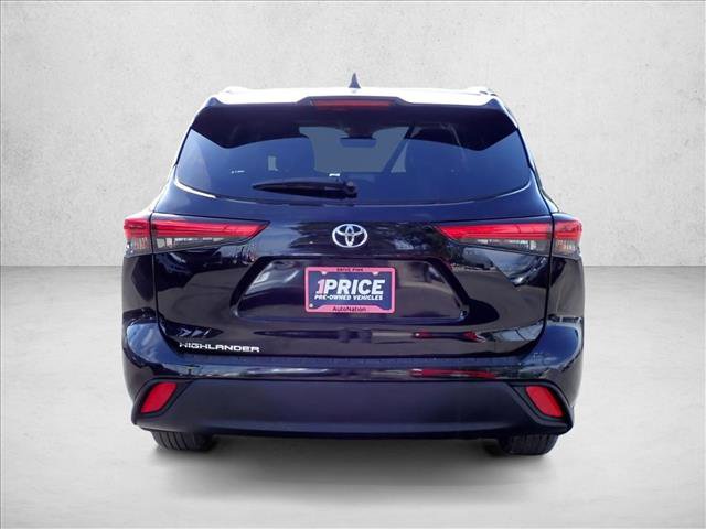Used 2023 Toyota Highlander XLE FWD video 3