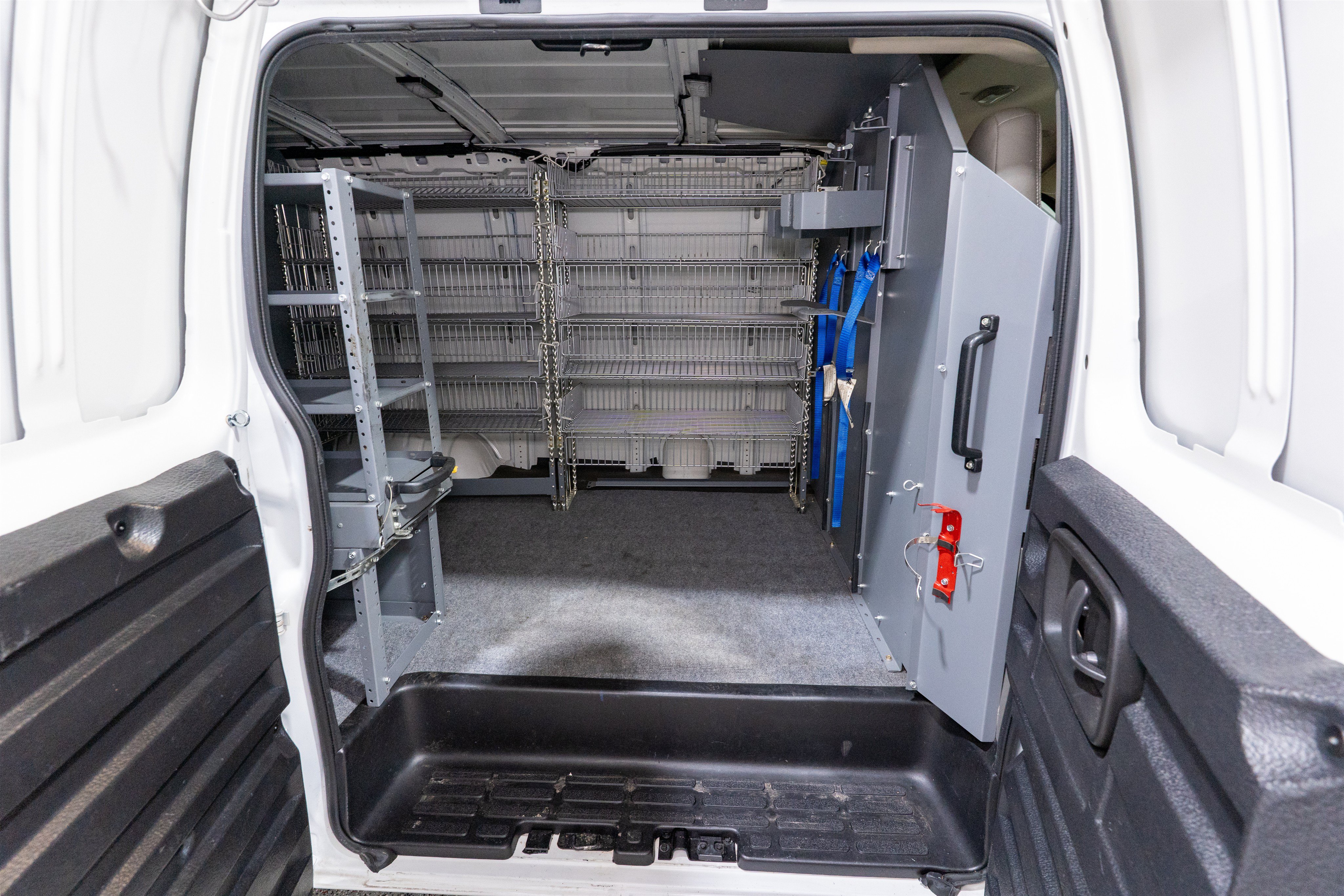 Used 2021 Chevrolet Express 2500 RWD image 12