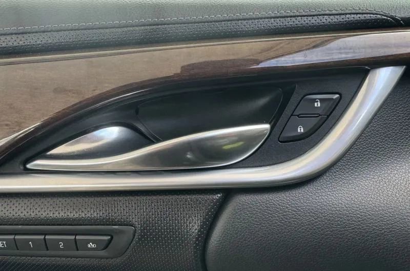 Used 2017 Cadillac XTS Luxury w/ Driver Awareness Package FWD image 41
