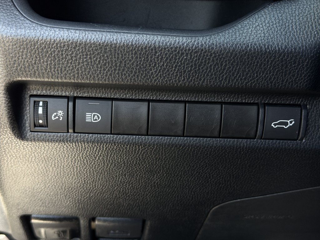 Used 2024 Toyota RAV4 XLE Premium FWD image 24