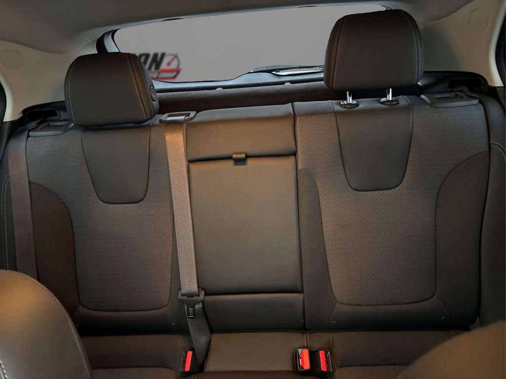 Used 2023 Buick Encore GX Select image 19