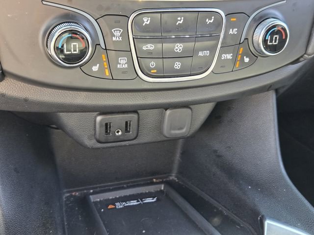 Used 2023 Chevrolet Traverse LT FWD image 19