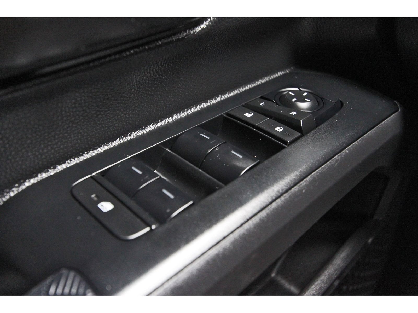 Used 2024 Toyota Tacoma SR RWD image 23
