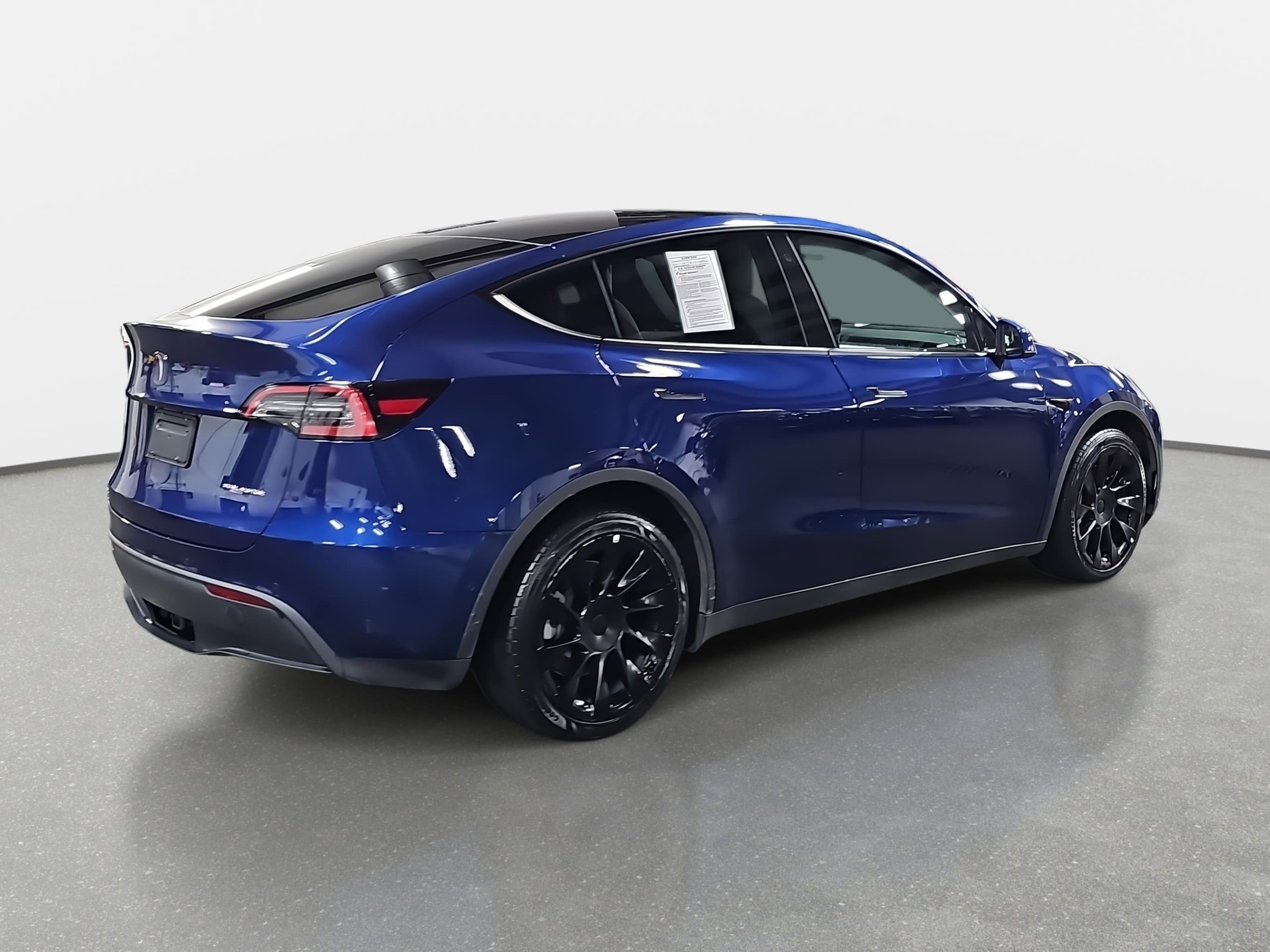 Used 2022 Tesla Model Y Long Range image 5