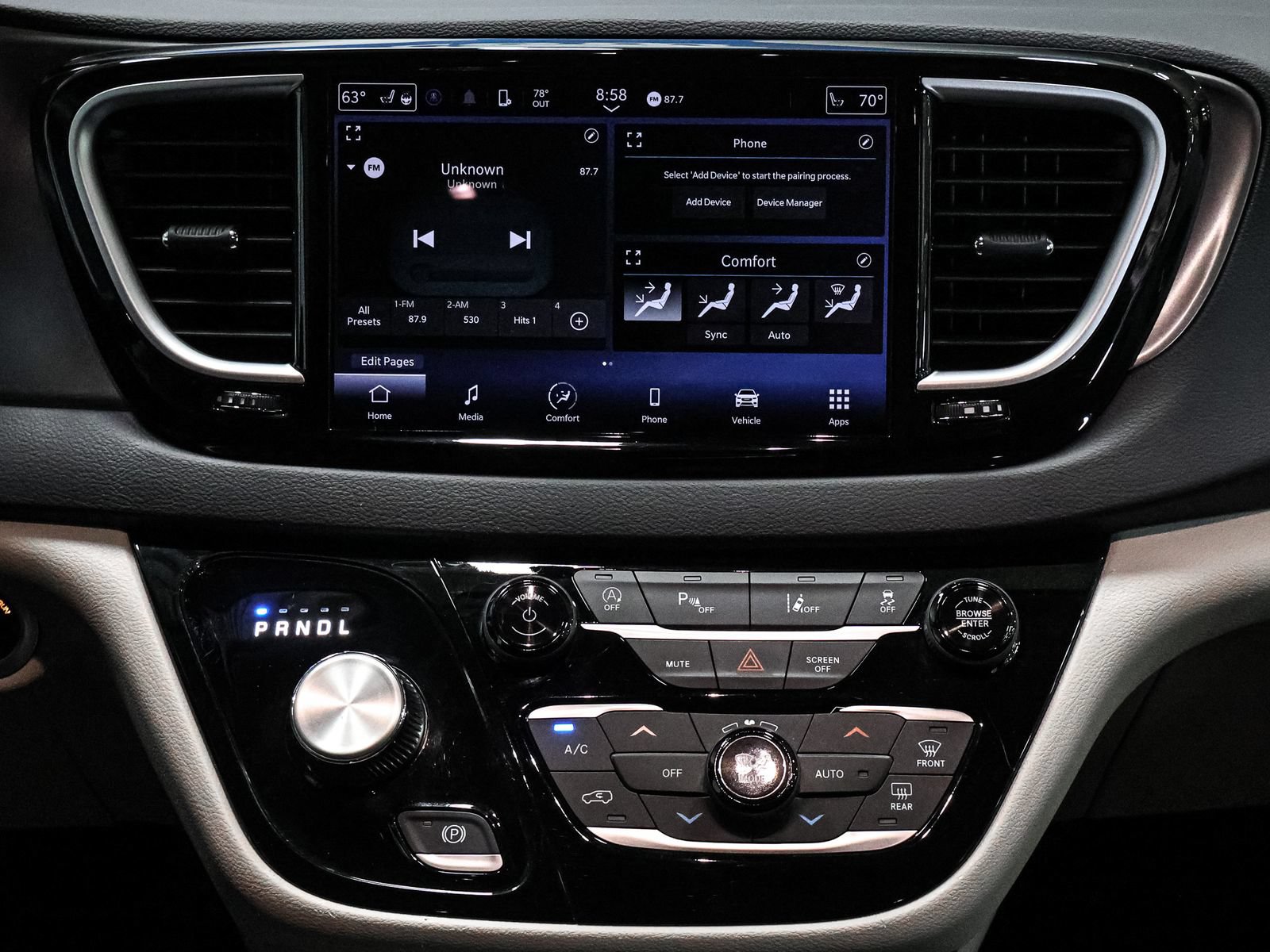 Used 2023 Chrysler Pacifica Touring-L FWD image 27