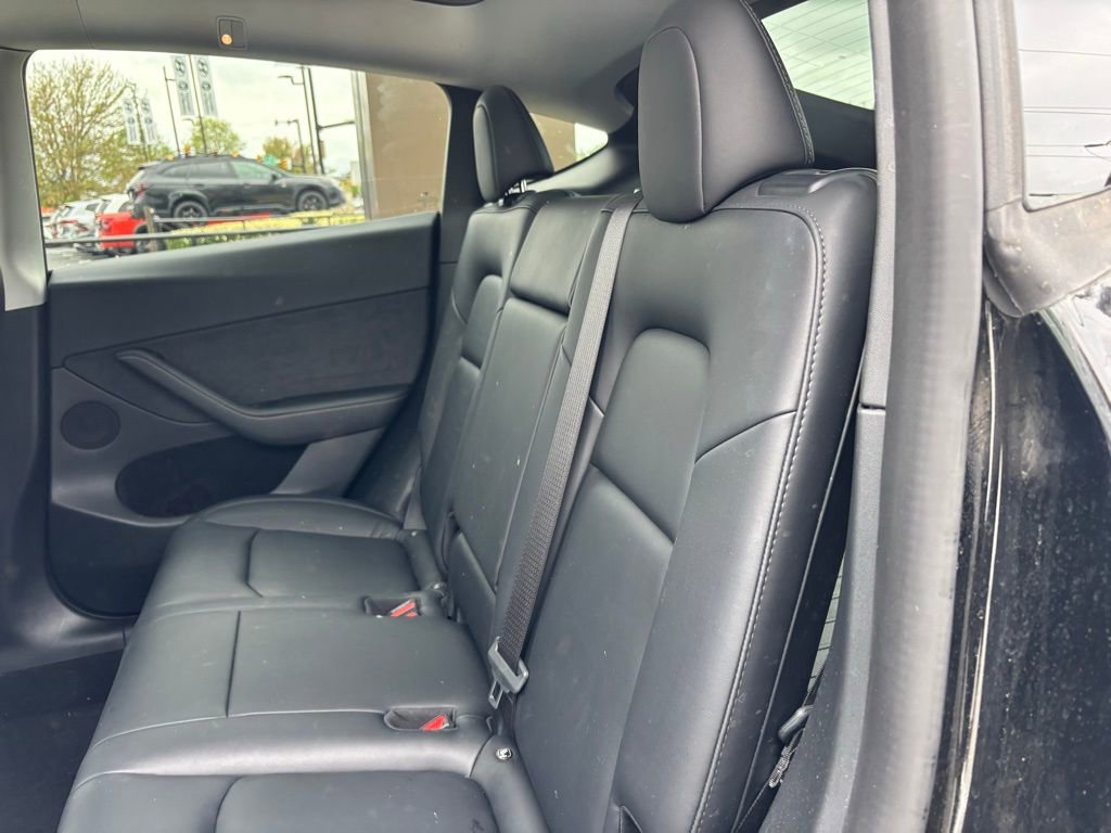 Used 2022 Tesla Model Y Long Range AWD/4WD image 6