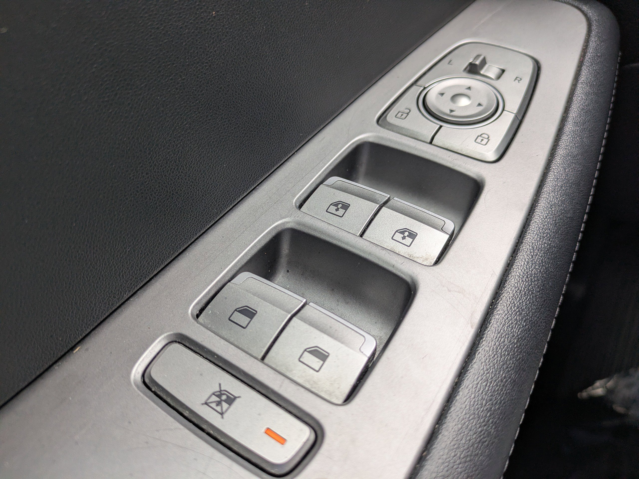 Used 2022 Hyundai Palisade SE image 19
