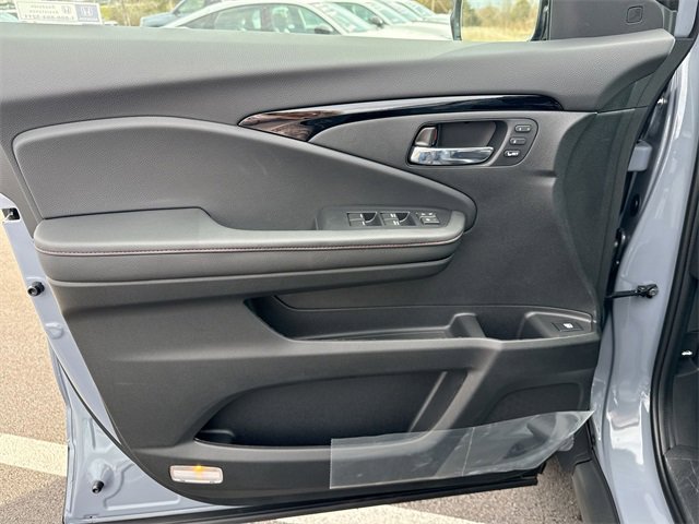 New 2026 Honda Ridgeline Black Edition image 14