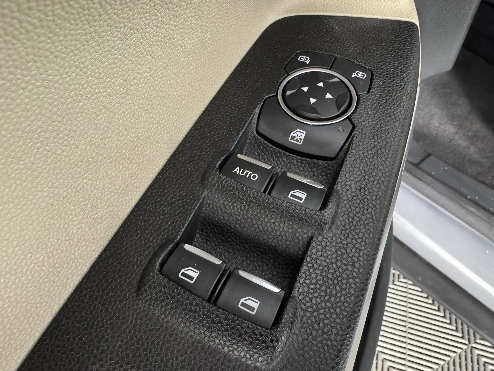 Used 2020 Ford EcoSport S FWD image 35