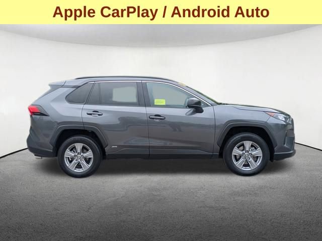 Used 2022 Toyota RAV4 LE AWD/4WD image 4