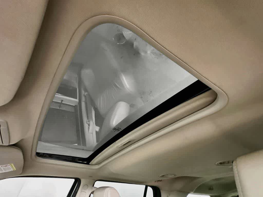 Used 2016 Lincoln Navigator Select RWD image 30