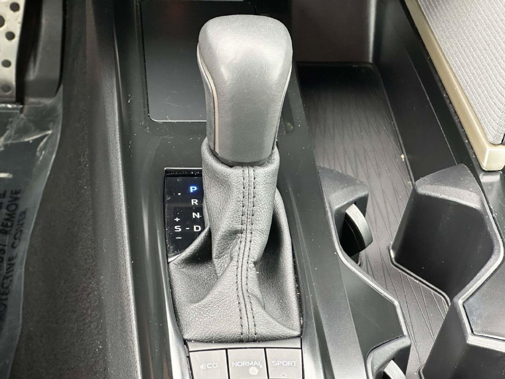 Used 2025 Toyota Camry SE w/ Convenience Package AWD/4WD image 19