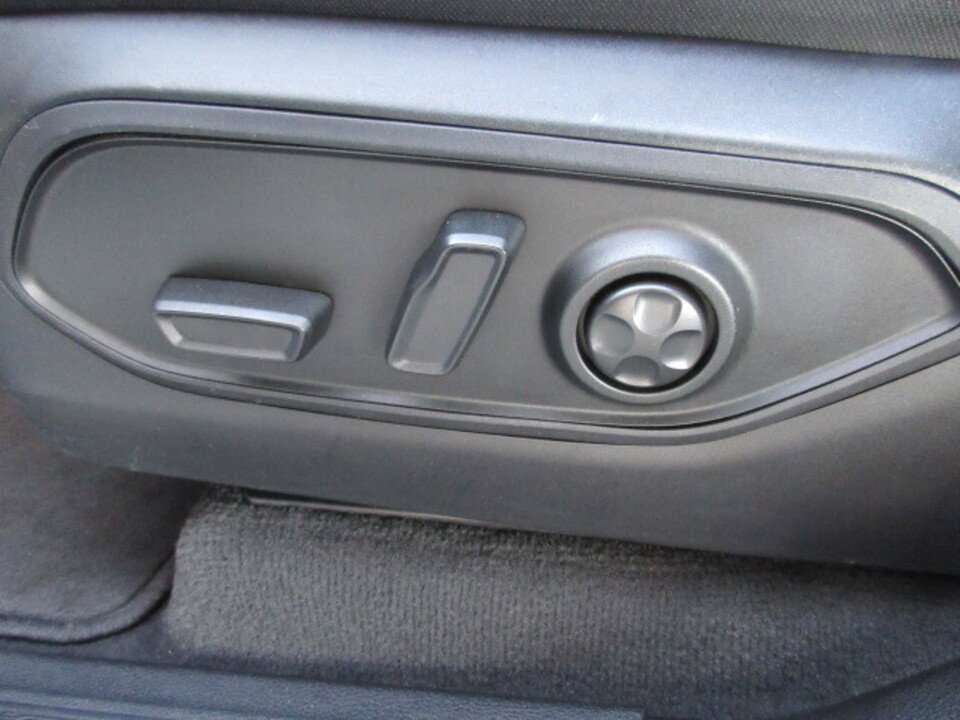 Used 2023 Jeep Grand Cherokee L Limited w/ Trailer Tow Group (B) image 13