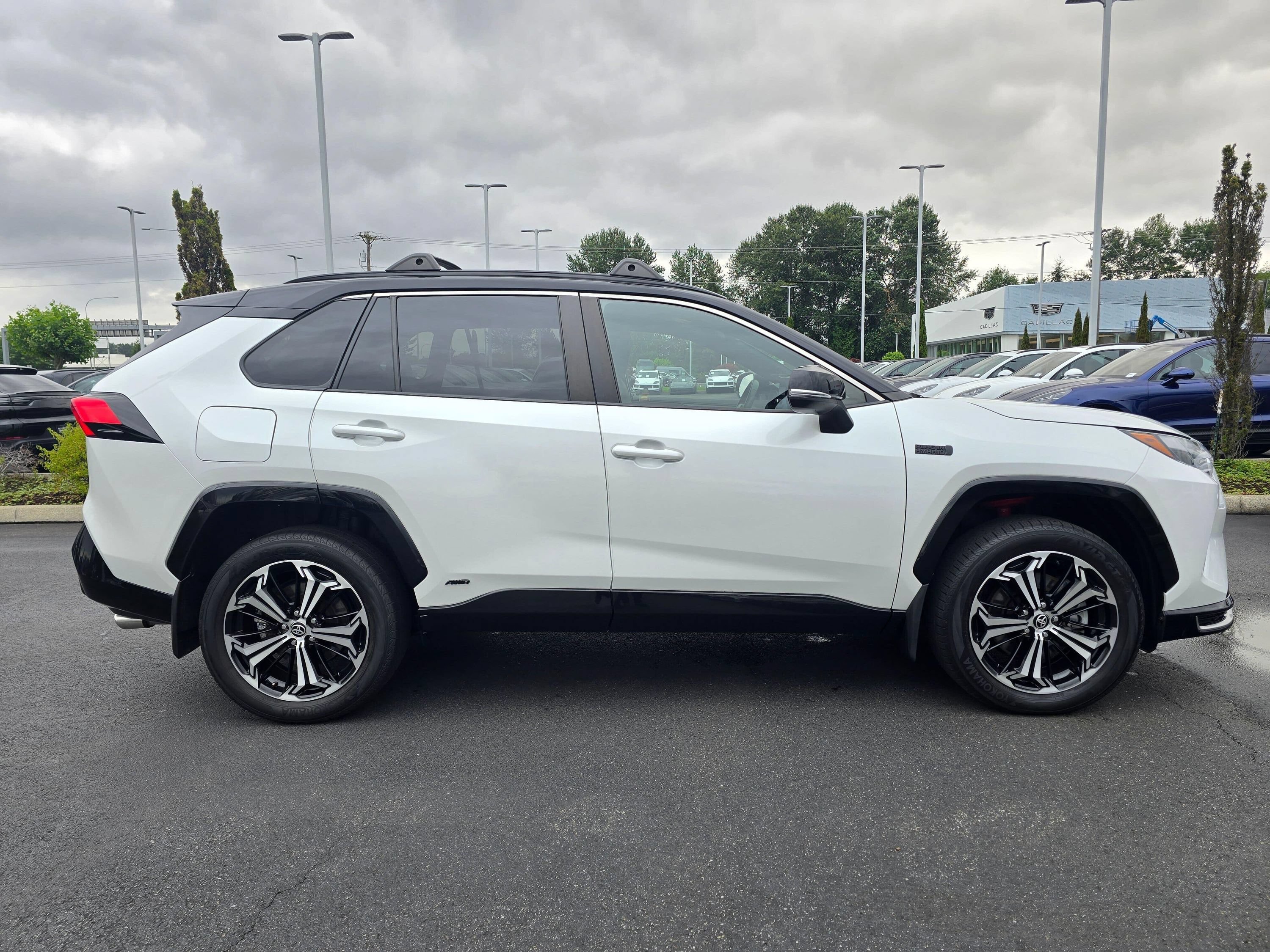 Used 2023 Toyota RAV4 XSE w/ Weather Package AWD/4WD image 6