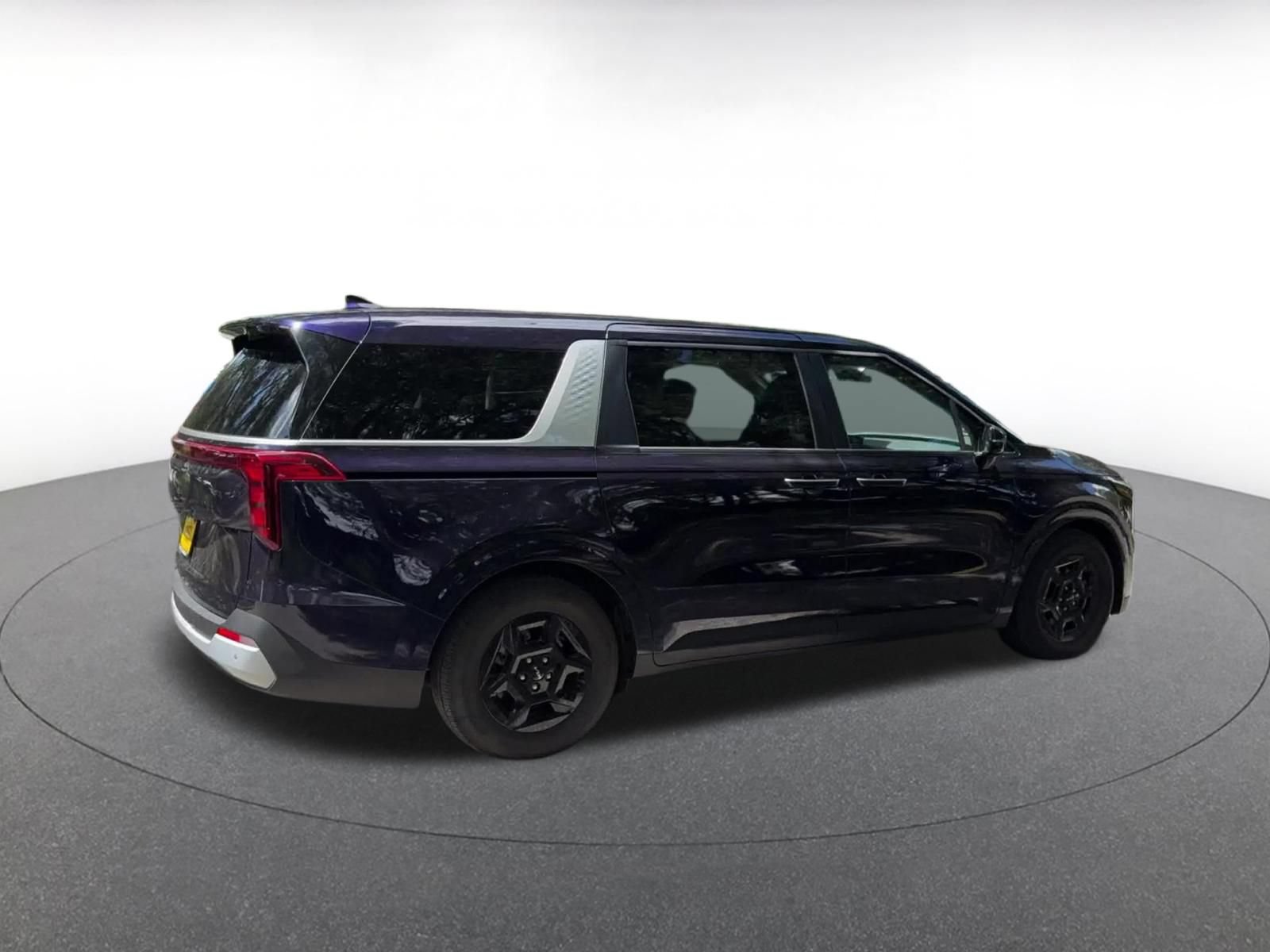 Used 2026 Kia Carnival FWD image 14