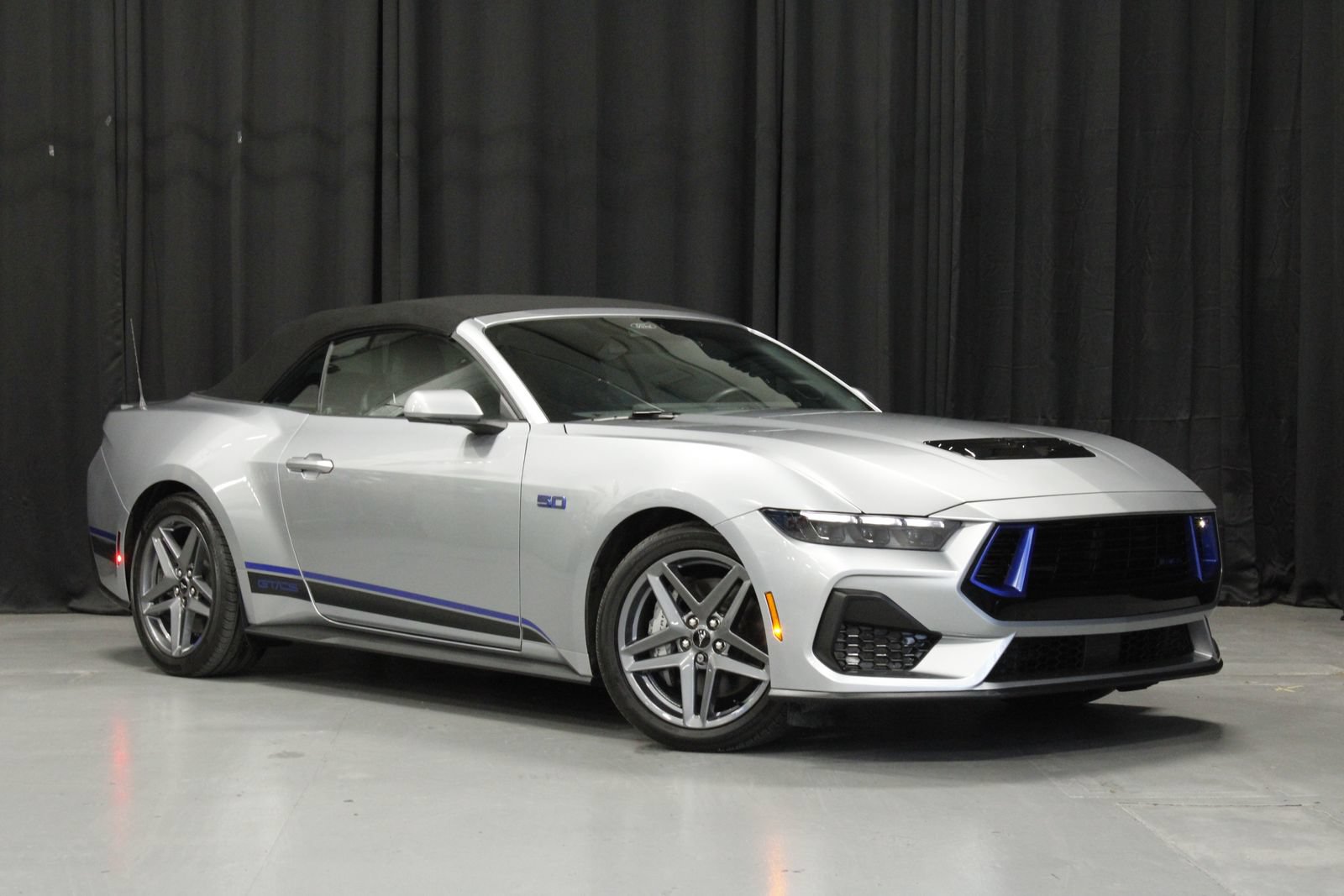 Used 2025 Ford Mustang GT Premium w/ California Special Package RWD image 7