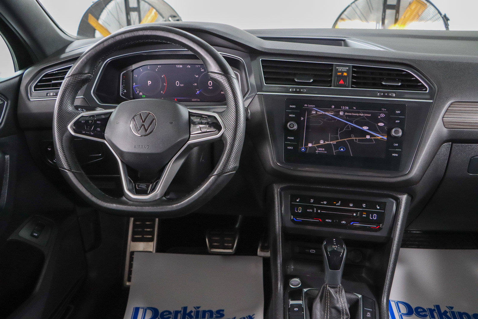 Used 2022 Volkswagen Tiguan SEL R-Line AWD/4WD image 17