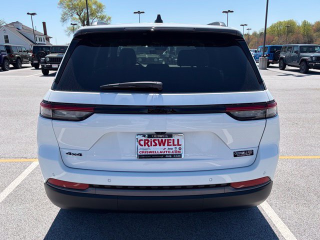 New 2026 Jeep Grand Cherokee Limited w/ Limited Altitude Package AWD/4WD image 6