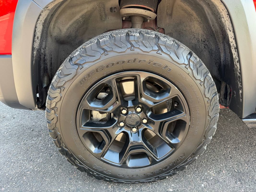 Used 2019 Jeep Cherokee Trailhawk w/ Trailer Tow Group image 10