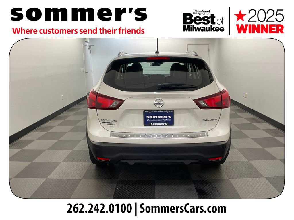 Used 2017 Nissan Rogue Sport SL w/ SL Premium Package image 4