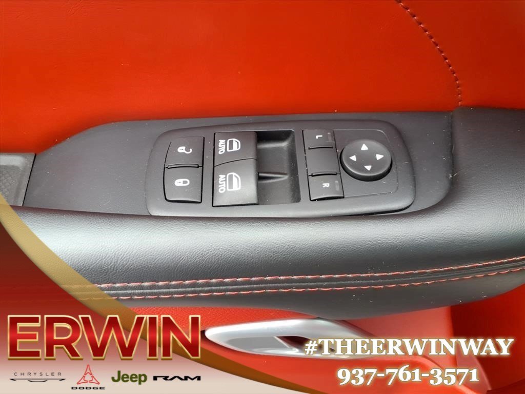 Used 2015 Dodge Challenger R/T Plus RWD image 11