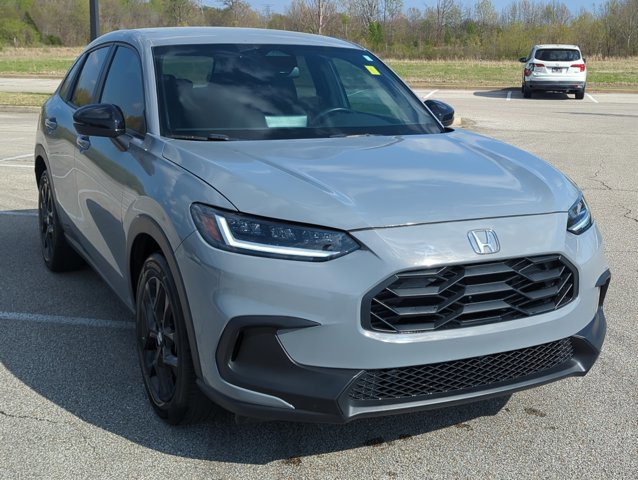 Used 2023 Honda HR-V Sport image 3