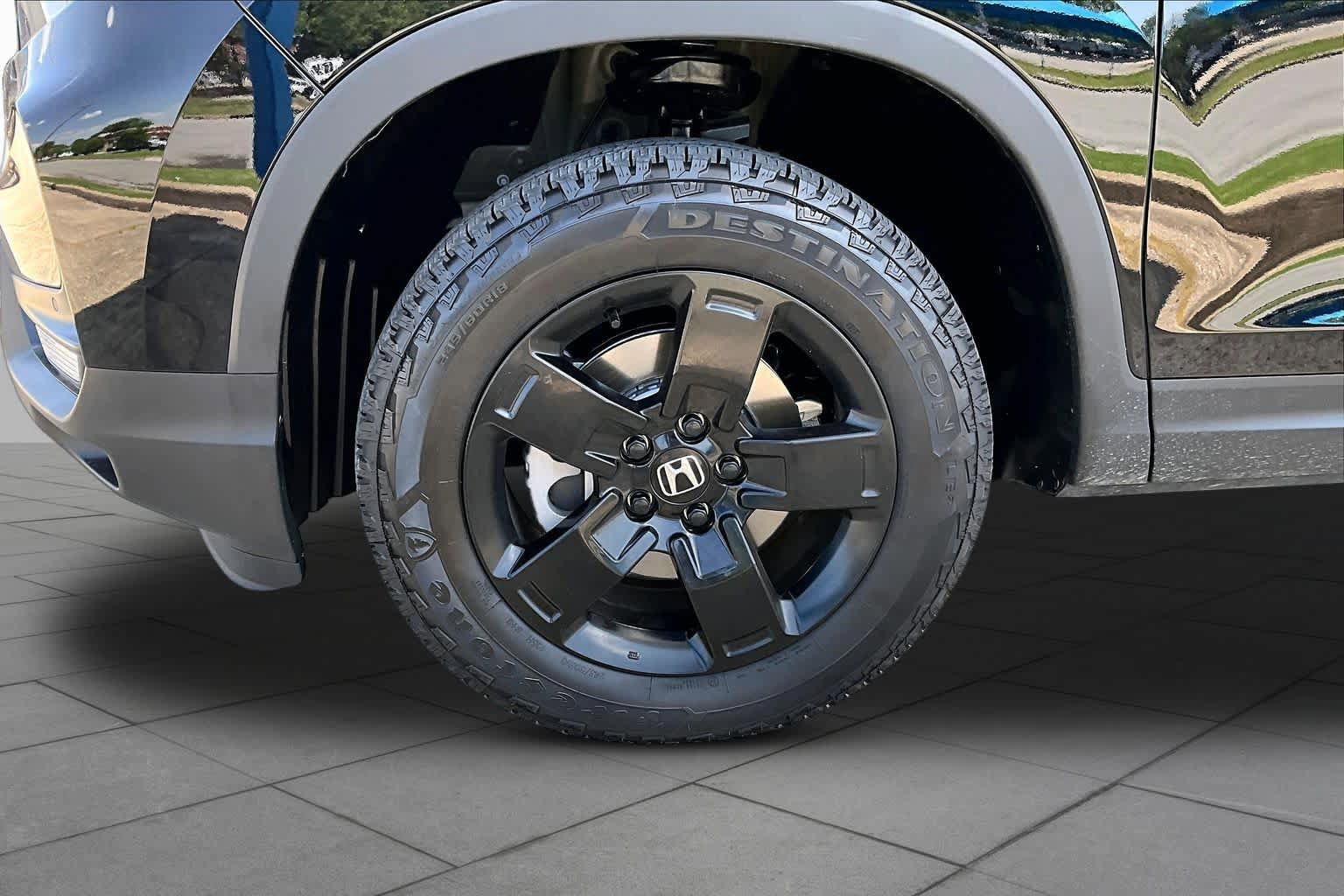 Certified 2026 Honda Ridgeline Black Edition image 11