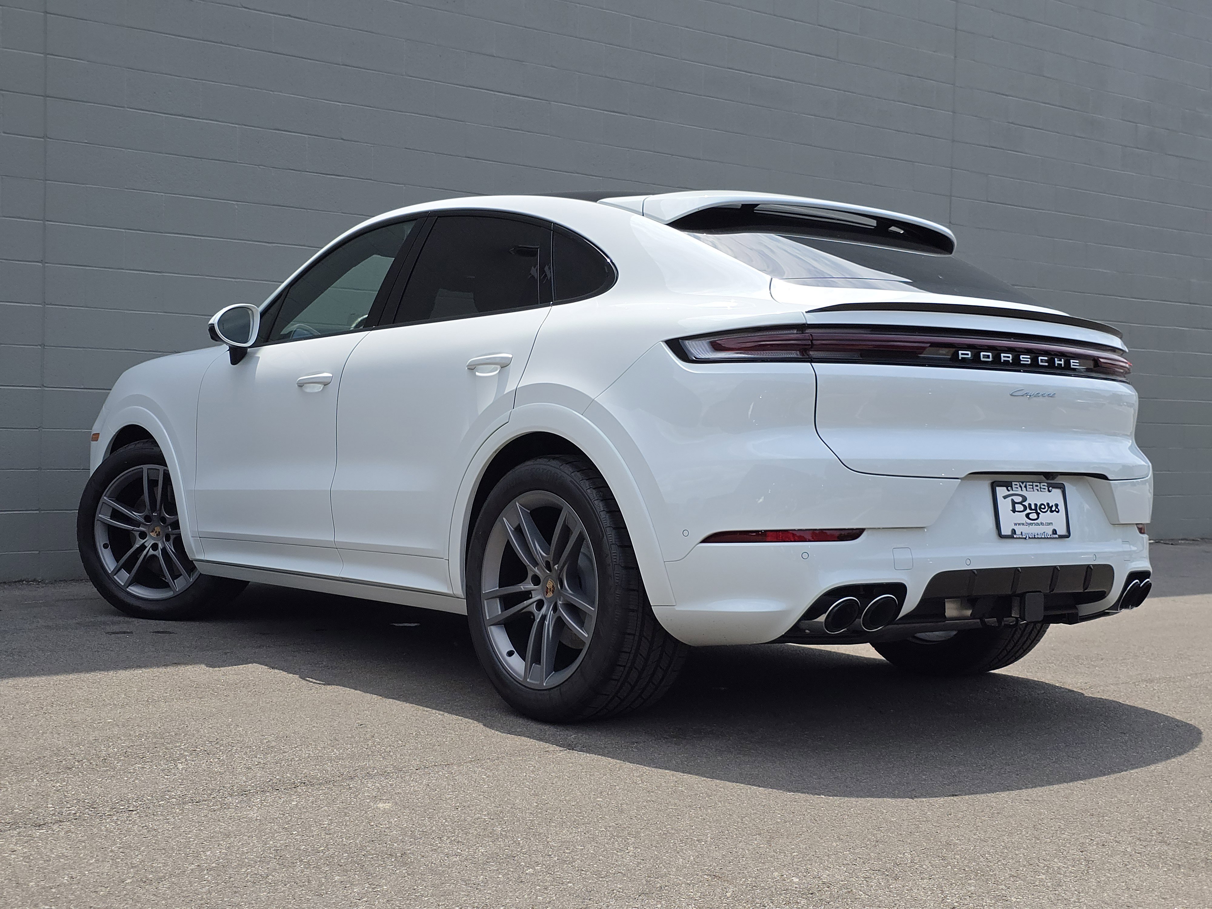 New 2025 Porsche Cayenne Coupe image 3