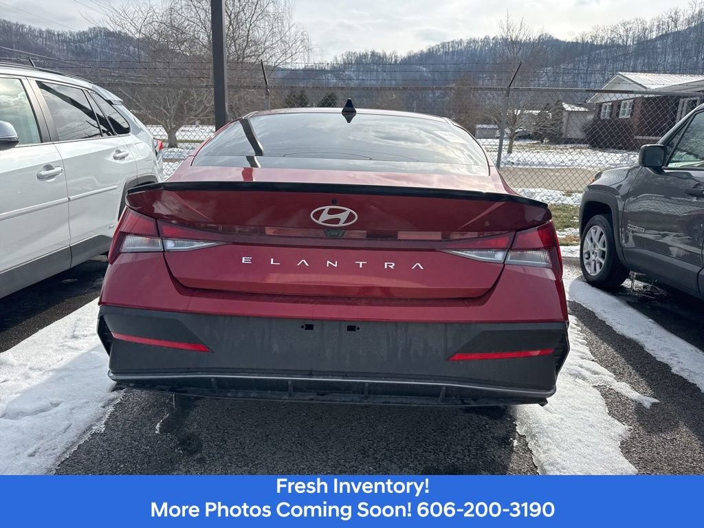 Used 2025 Hyundai Elantra Sport FWD image 6