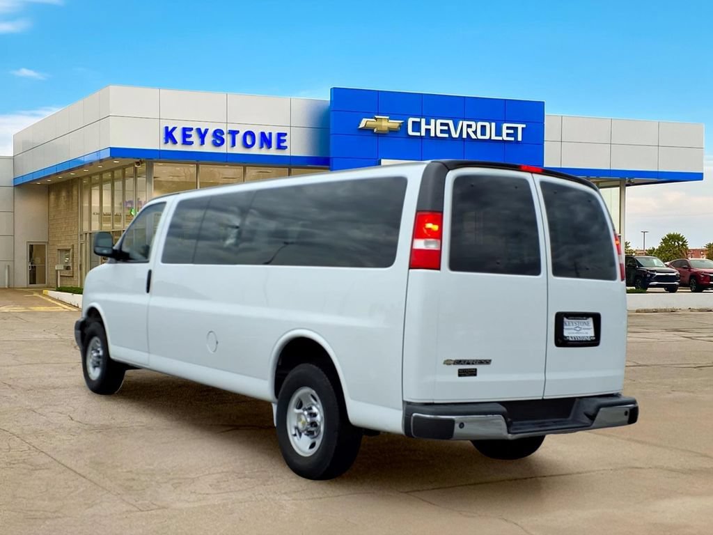 Used 2024 Chevrolet Express 3500 LT w/ LT Preferred Equipment Group RWD image 5