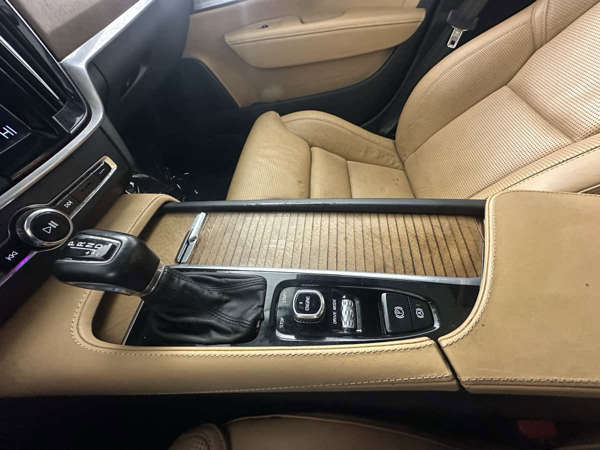 Used 2017 Volvo S90 T6 Inscription w/ Vision Package image 41