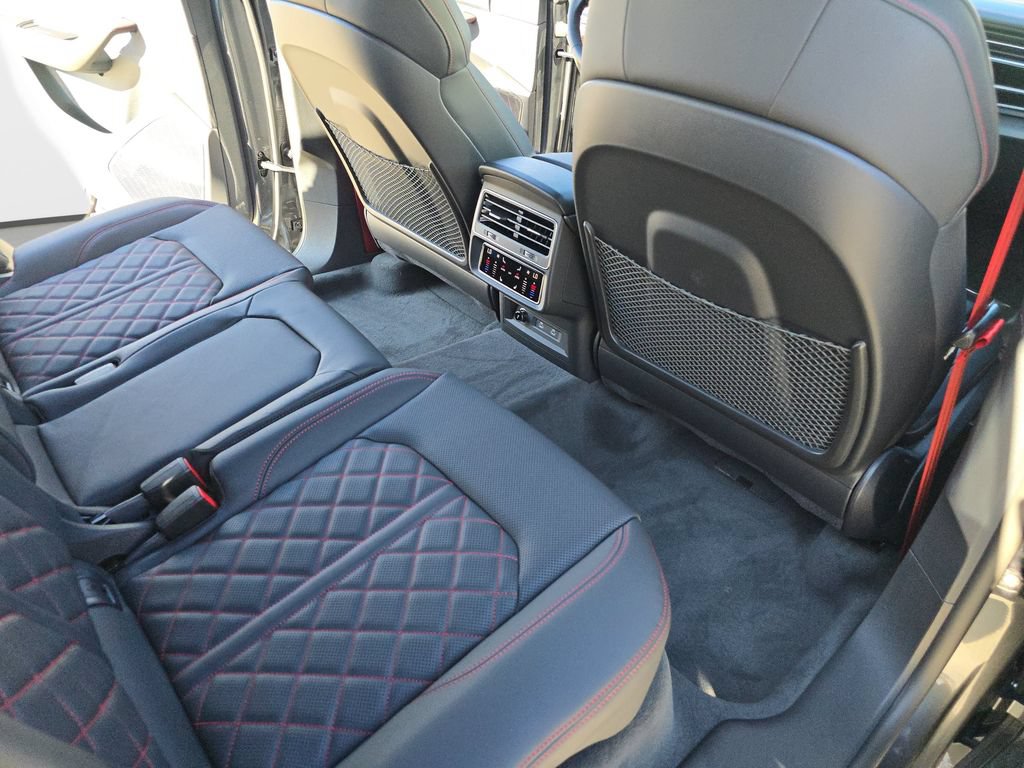 New 2026 Audi SQ8 Prestige AWD/4WD image 11