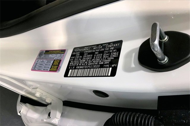 Used 2023 Genesis GV70 2.5T w/ Advanced Package image 31