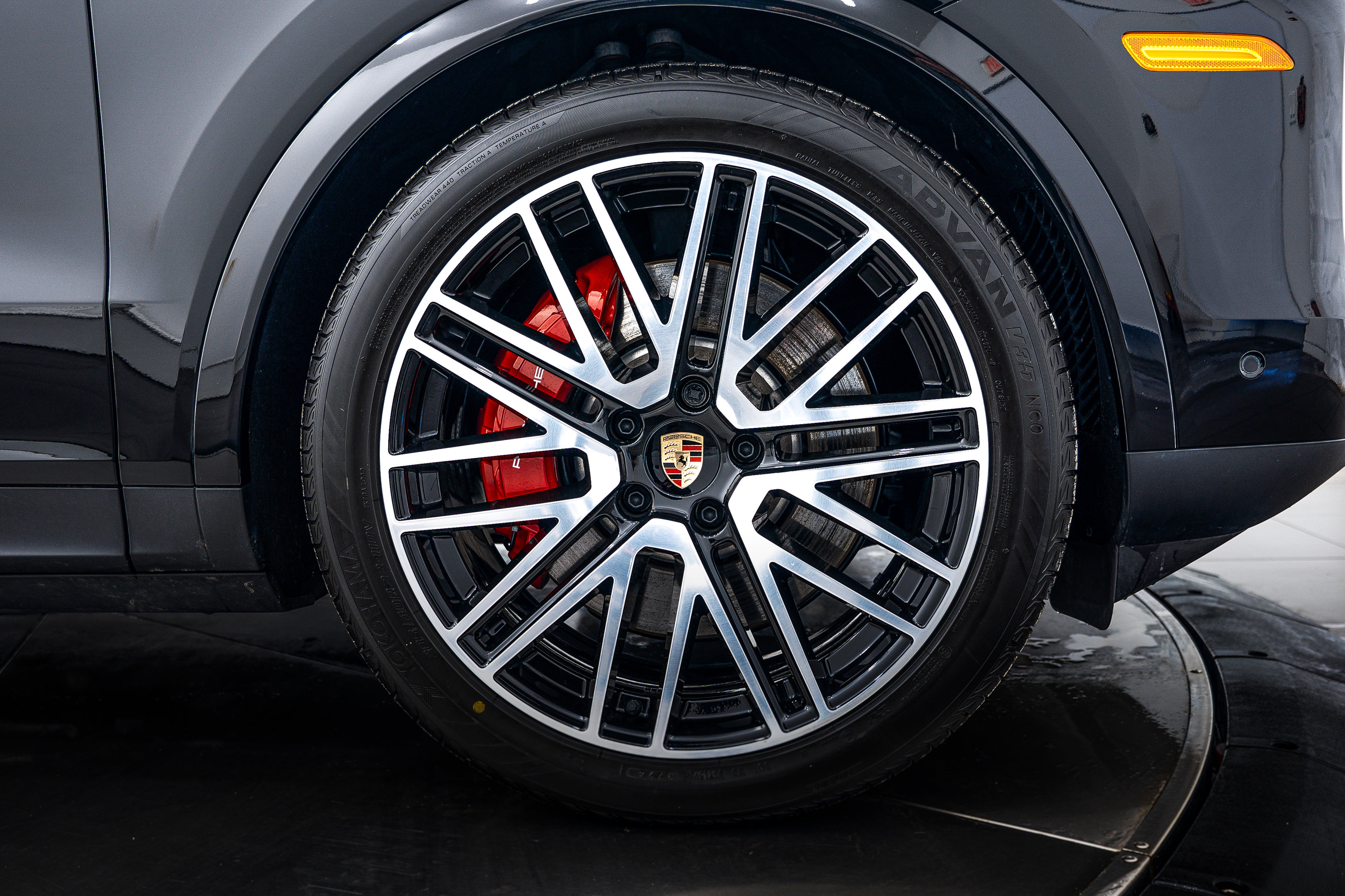 Certified 2025 Porsche Cayenne S image 11