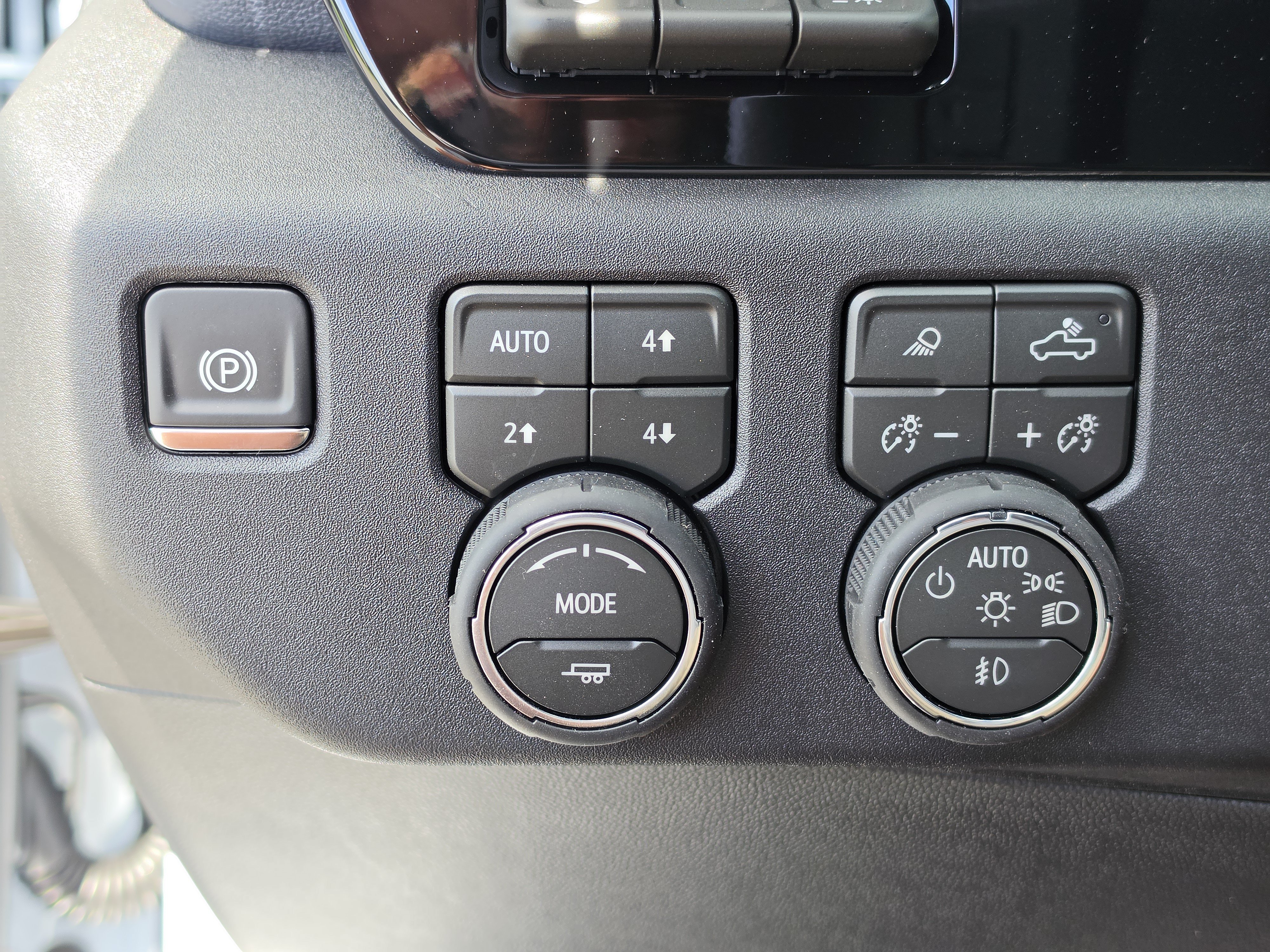 New 2026 Chevrolet Silverado 1500 High Country w/ Technology Package AWD/4WD image 36