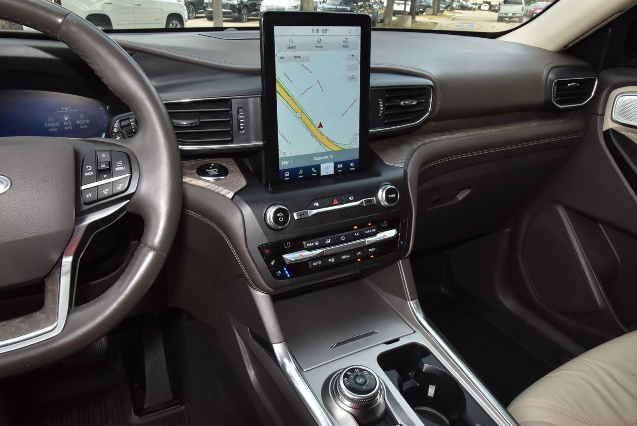 Used 2020 Ford Explorer Platinum w/ Premium Technology Package AWD/4WD image 28