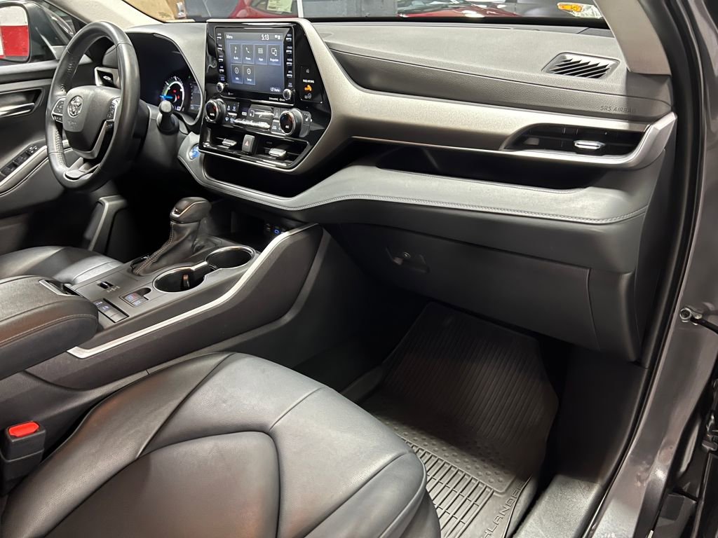 Certified 2022 Toyota Highlander XLE image 26