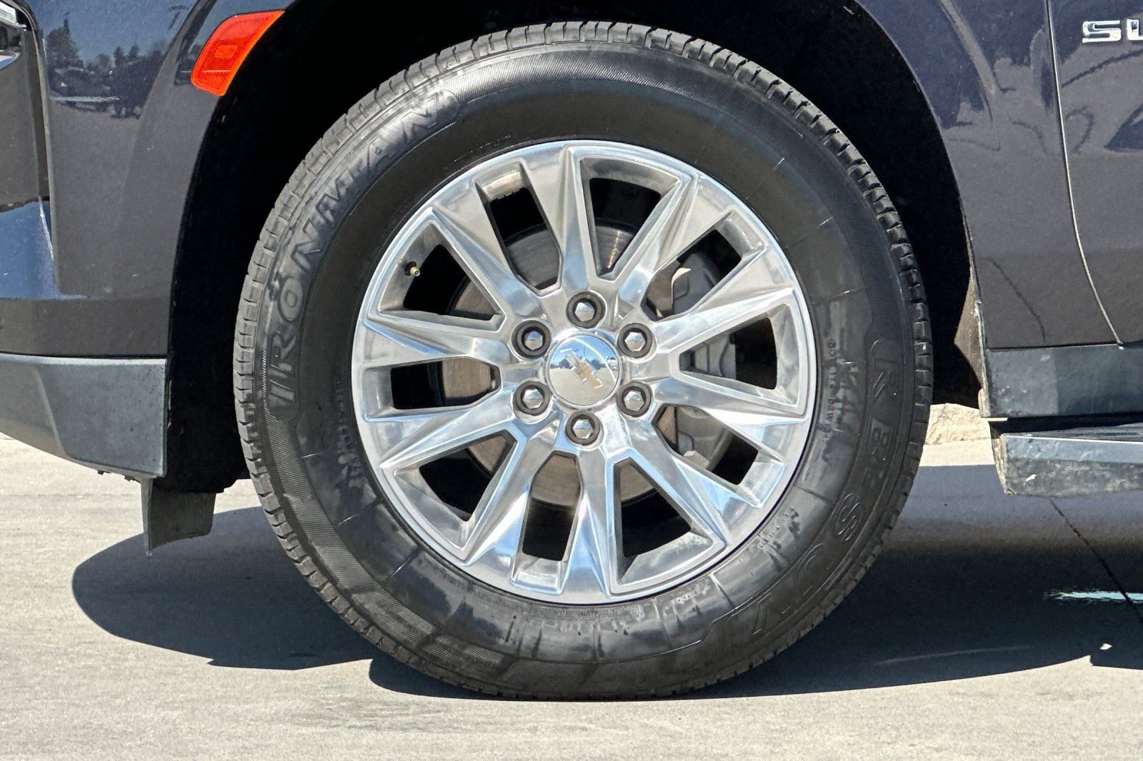 Used 2023 Chevrolet Suburban Premier image 26