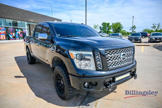 Used 2017 Nissan Titan SL RWD image 7