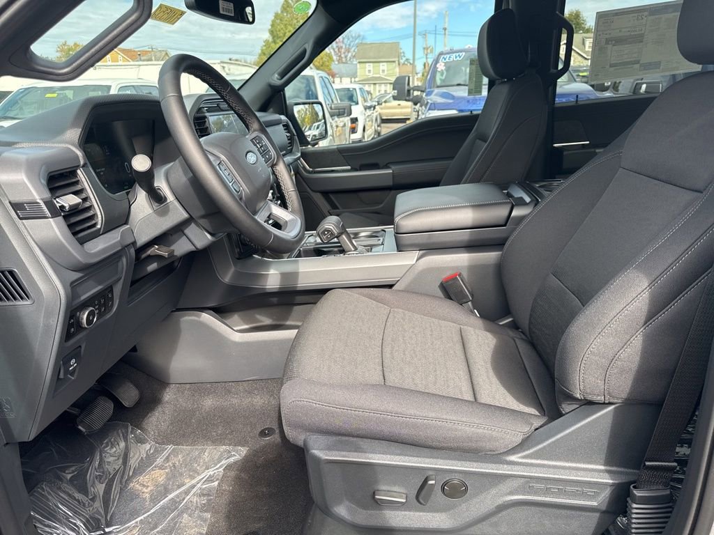 New 2025 Ford F150 XLT image 6