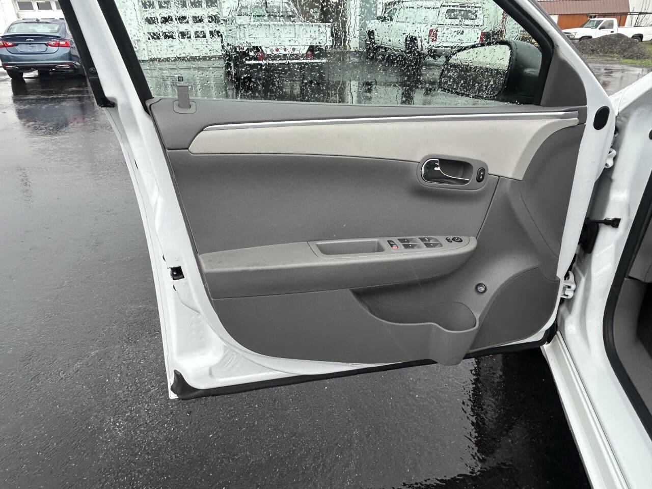 Used 2010 Chevrolet Malibu LS FWD image 8